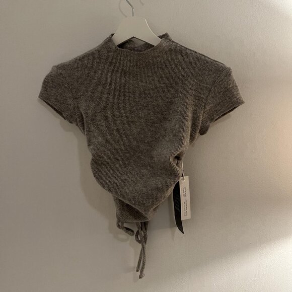 NWT ARE YOU AM I Heather Grey SAREI Top!。・:*:・゚★,。・:*:・゚☆。・:*:・゚★,。・:*:・゚☆ - Picture 3 of 4